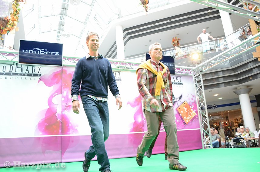 Modenschau in der S&uuml;dharzgalerie