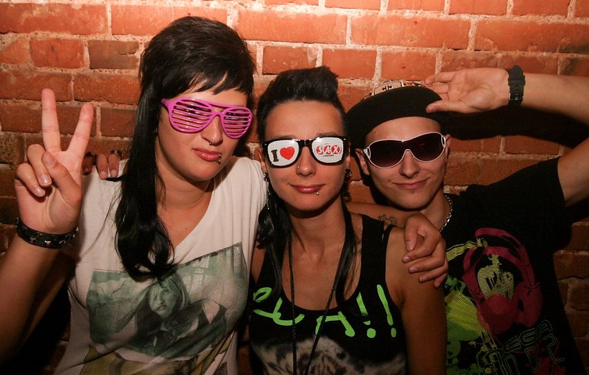 Pornobrillen-Party im Sax