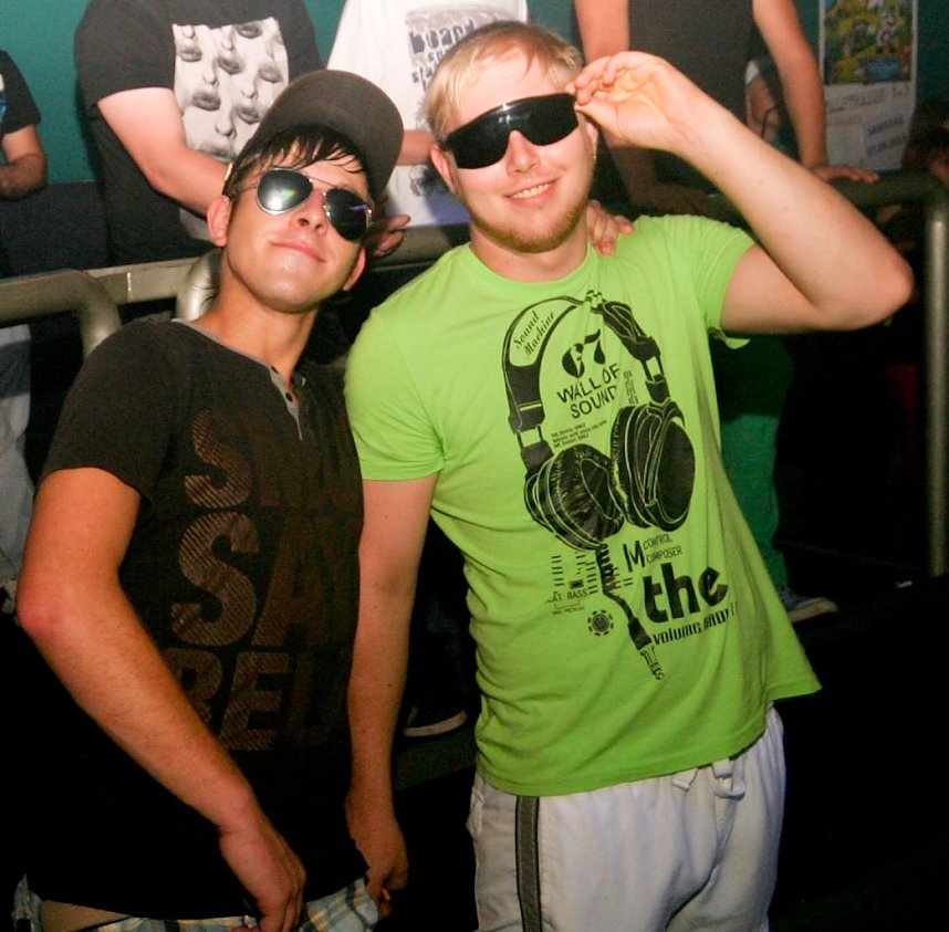 Pornobrillen-Party im Sax