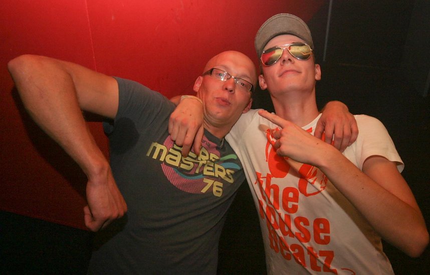 Pornobrillen-Party im Sax