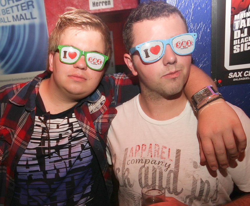 Pornobrillen-Party im Sax