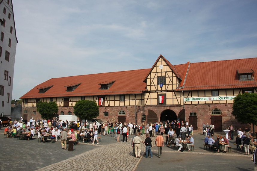 Offen nur f&uuml;r geladene G&auml;ste