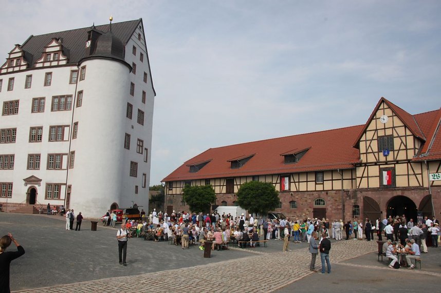 Offen nur f&uuml;r geladene G&auml;ste