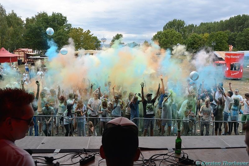 Holi-Festival am Stausee