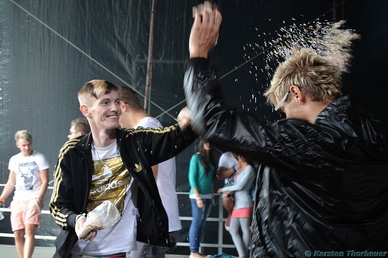 Holi-Festival am Stausee