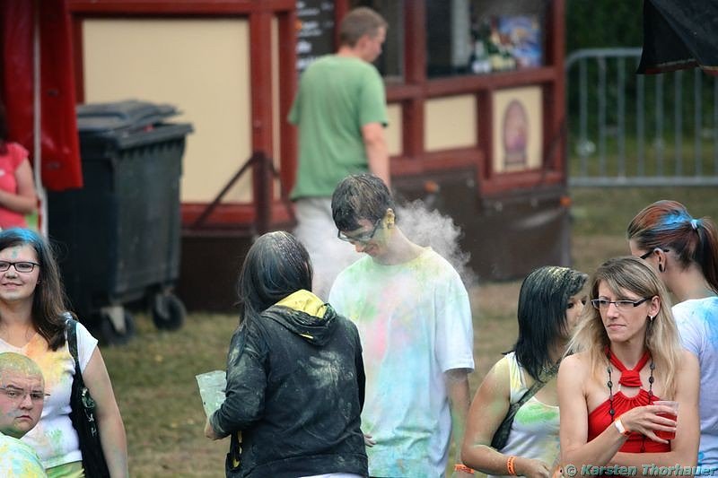 Holi-Festival am Stausee