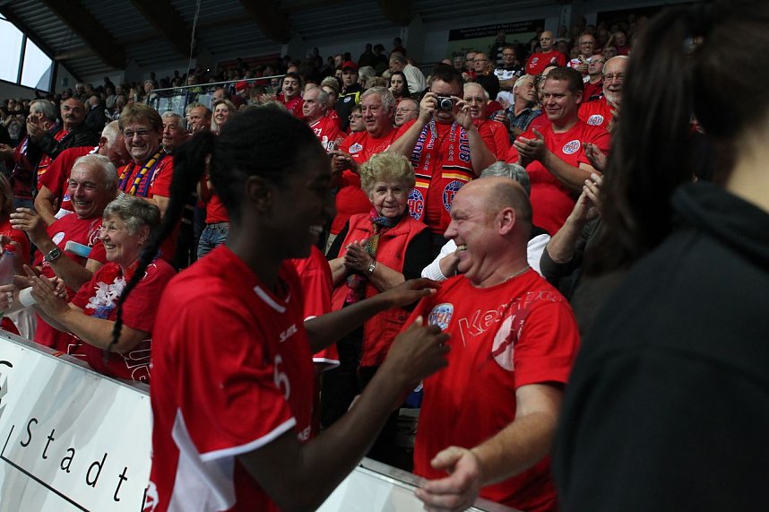 THC gewinnt den CL-Auftakt