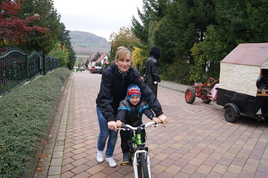 Kirmes-Umzug in Obergebra