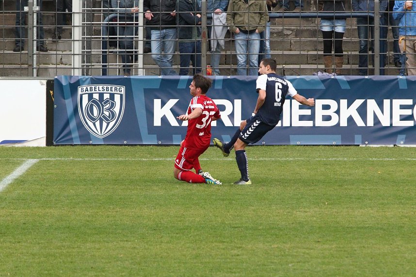 Szenen aus der ersten Halbzeit