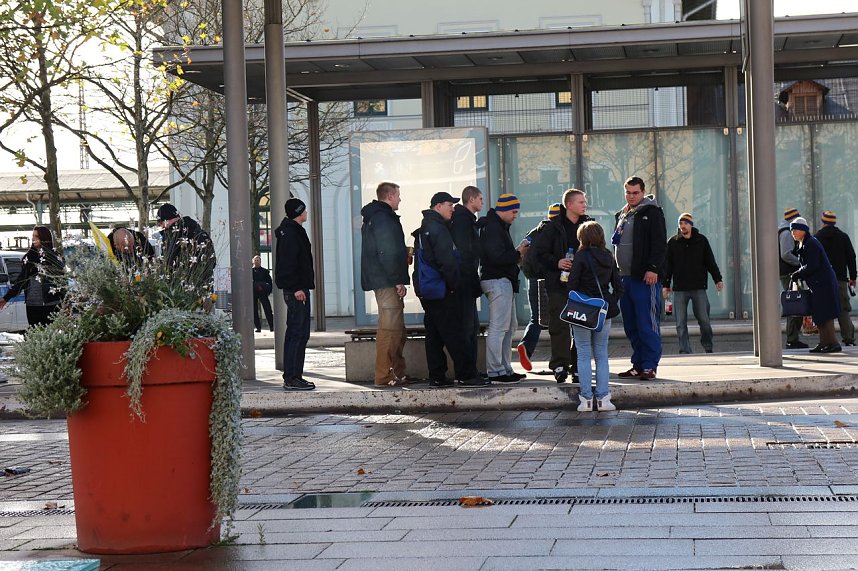 Lok-Fans in Empfang genommen