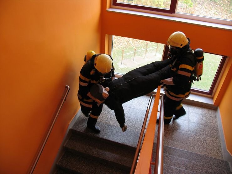 Raus in vier Minuten