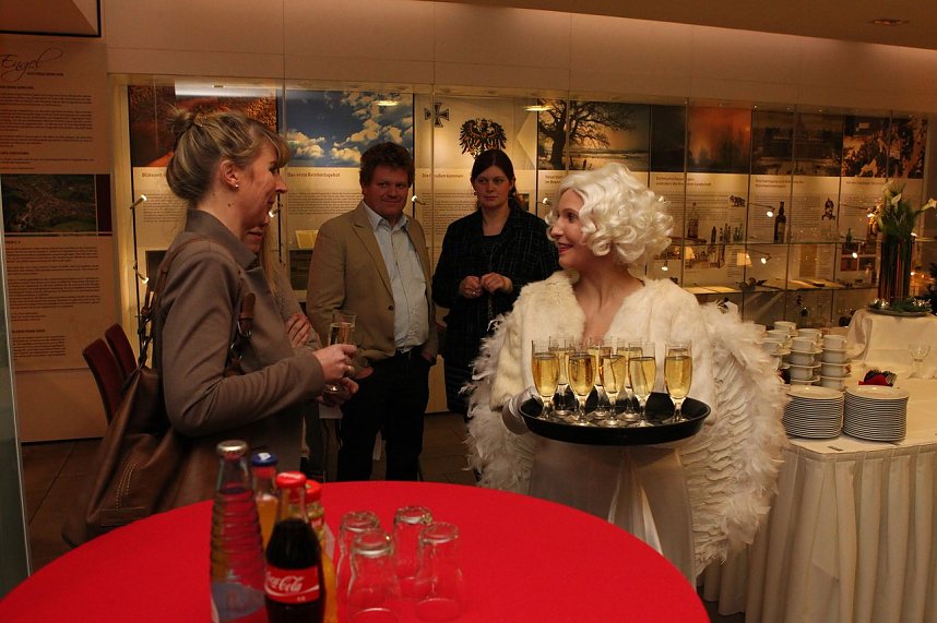 Ausstellung er&ouml;ffnet