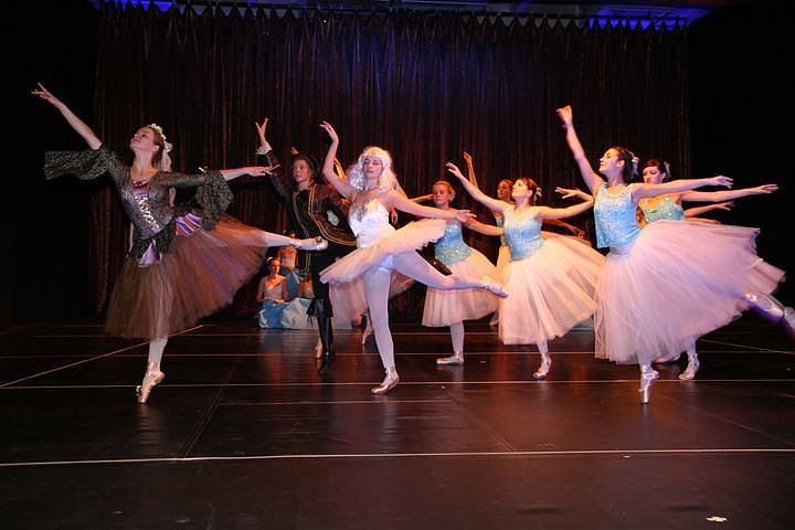 Viel Applaus f&uuml;r die T&auml;nzerinnen