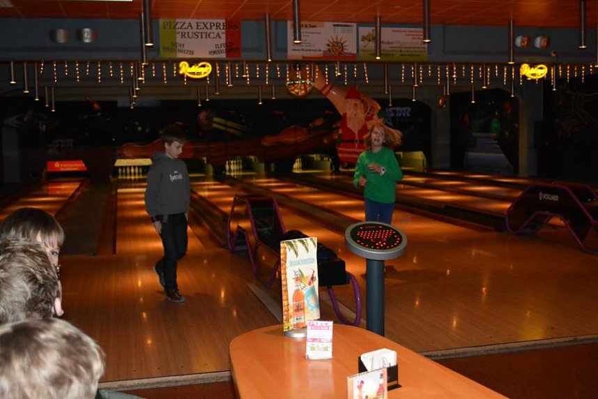 Weihnachtsfeier auf der Bowlingbahn