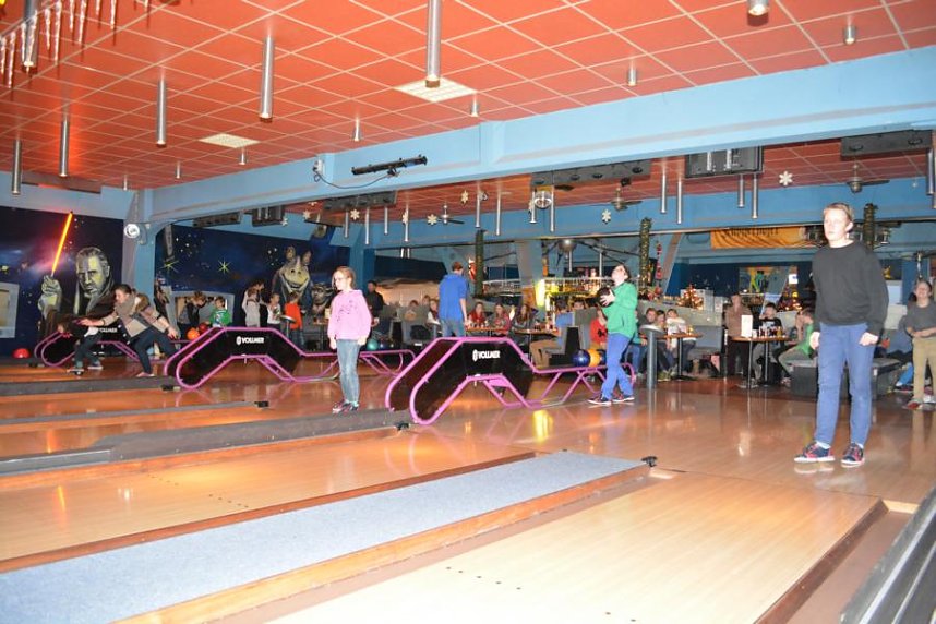 Weihnachtsfeier auf der Bowlingbahn