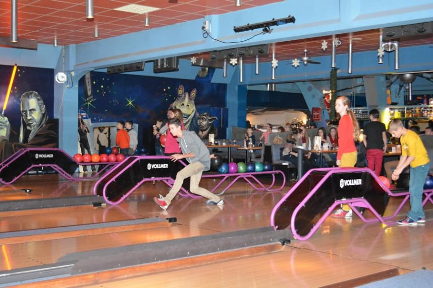 Weihnachtsfeier auf der Bowlingbahn