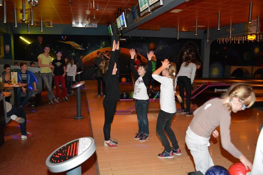 Weihnachtsfeier auf der Bowlingbahn