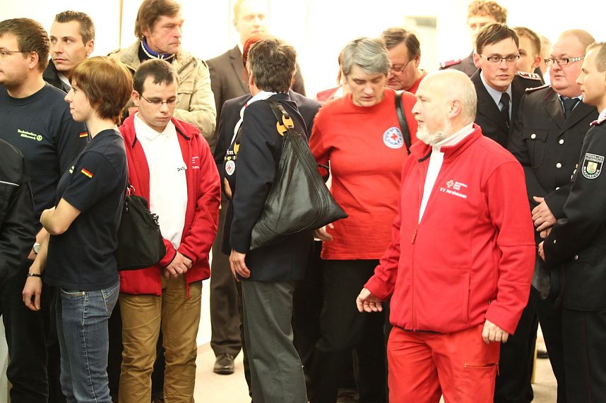 Erinnerungsabzeichen &uuml;berreicht