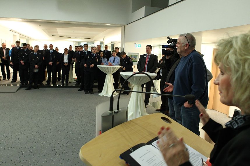 Erinnerungsabzeichen &uuml;berreicht