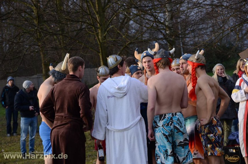 Eisbaden der FH Nordhausen