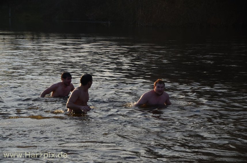 Eisbaden der FH Nordhausen