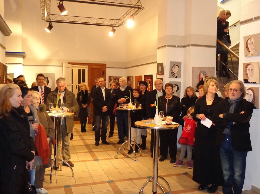 Benefizausstellung er&ouml;ffnet