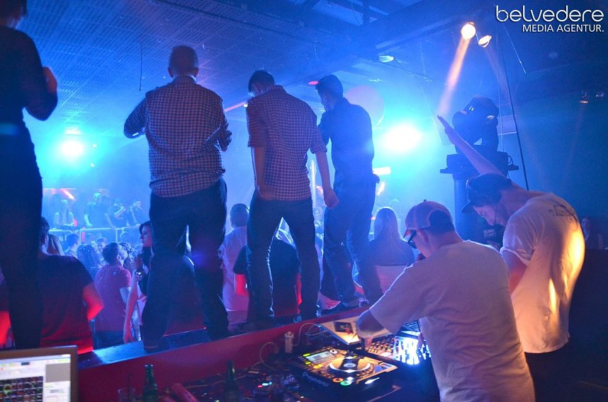 Konfetti-Explosion im Sax 