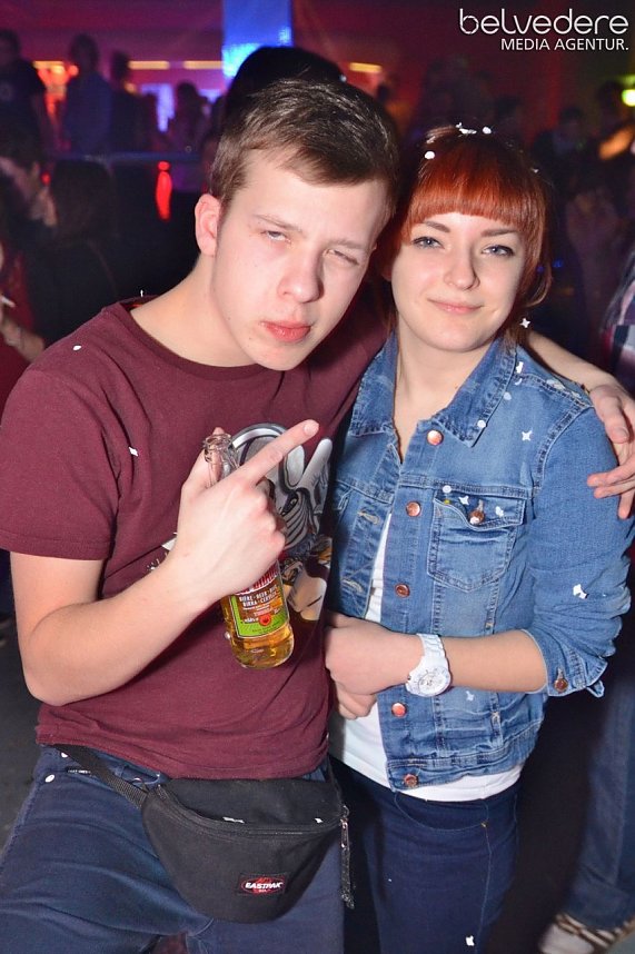 Konfetti-Explosion im Sax 