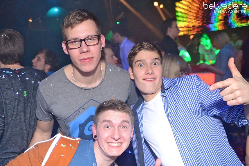 Konfetti-Explosion im Sax 