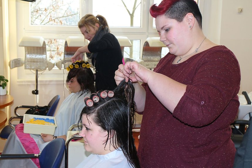 neues Fris&ouml;rkabinett