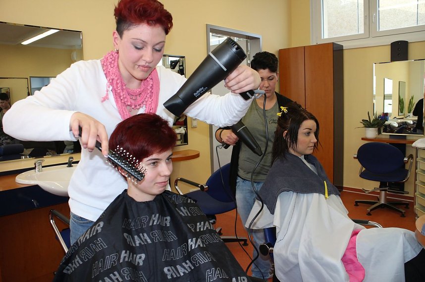 neues Fris&ouml;rkabinett