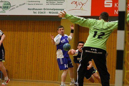 Sieg in eigener Halle