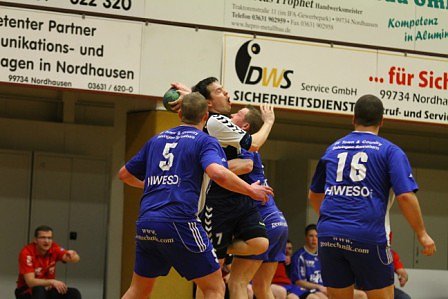 Sieg in eigener Halle