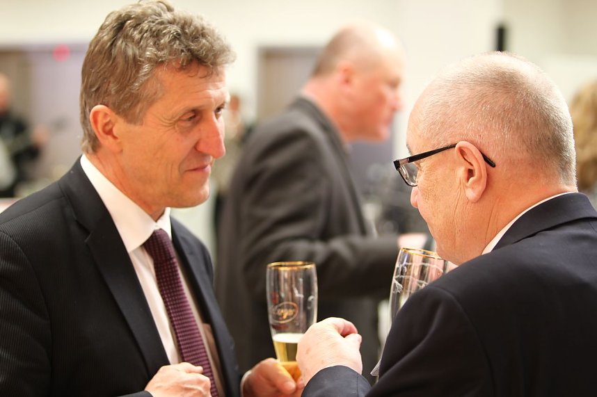 Mal an- und umgeschaut