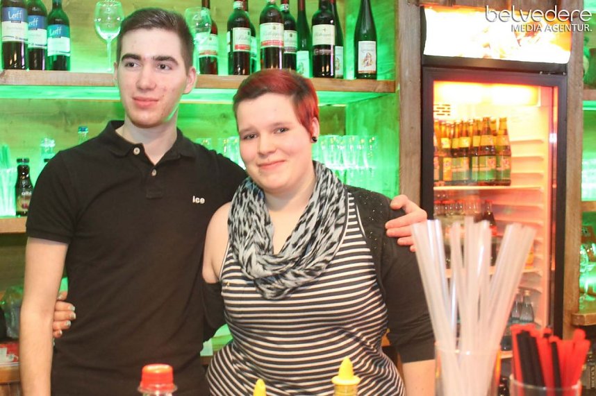 Beste Freunde im Jugenclubhaus