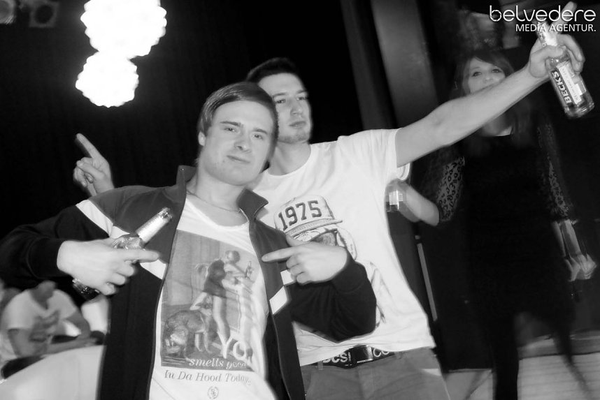 Beste Freunde im Jugenclubhaus