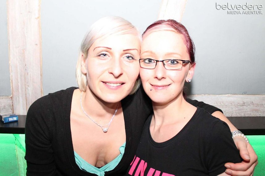 Beste Freunde im Jugenclubhaus