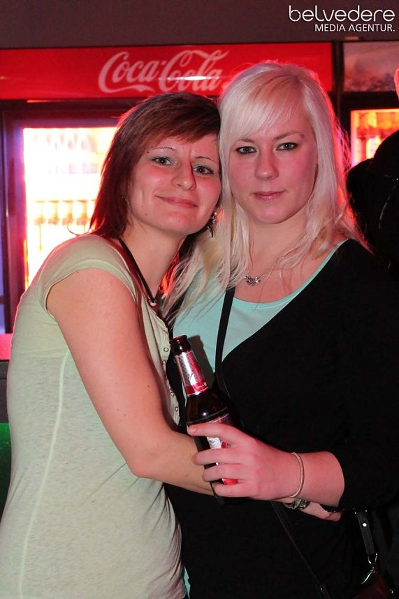 Beste Freunde im Jugenclubhaus