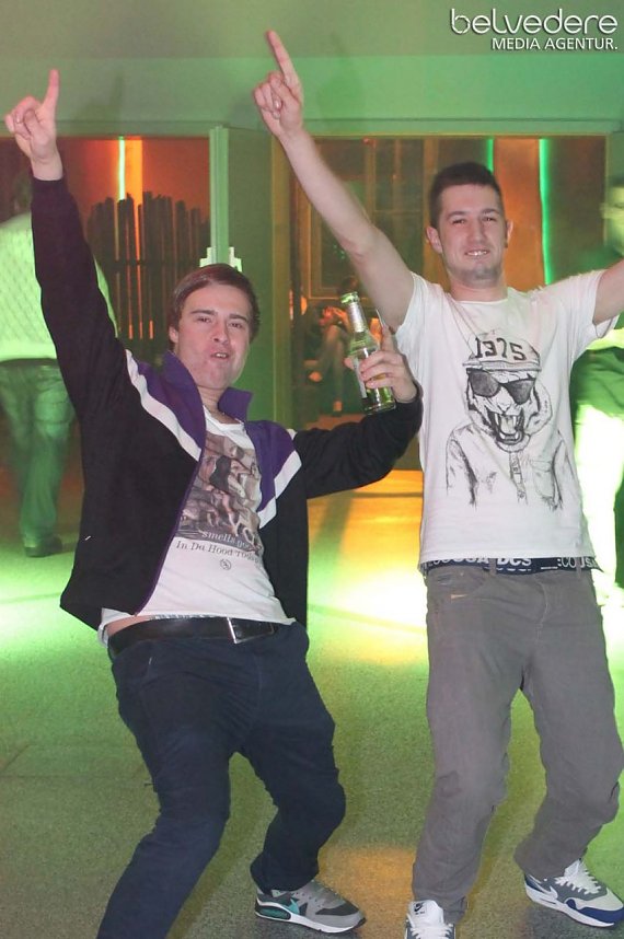 Beste Freunde im Jugenclubhaus