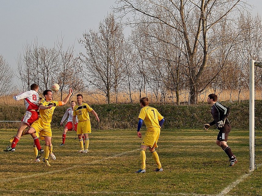 Unentschieden in Ro&szlig;leben