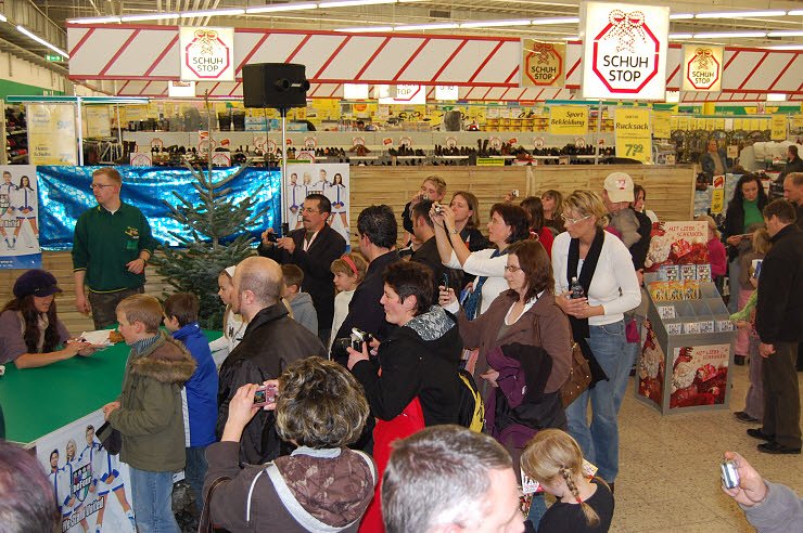 Autogrammstunde beFour in Nordhausen. nnz-City Scout on Tour