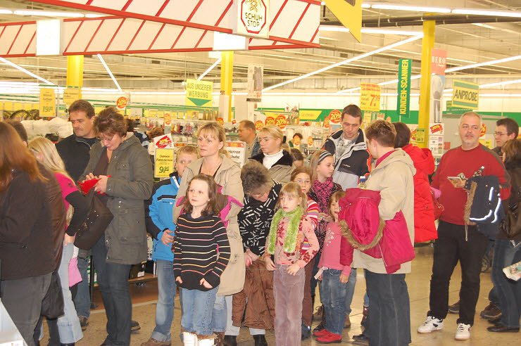 Autogrammstunde beFour in Nordhausen. nnz-City Scout on Tour