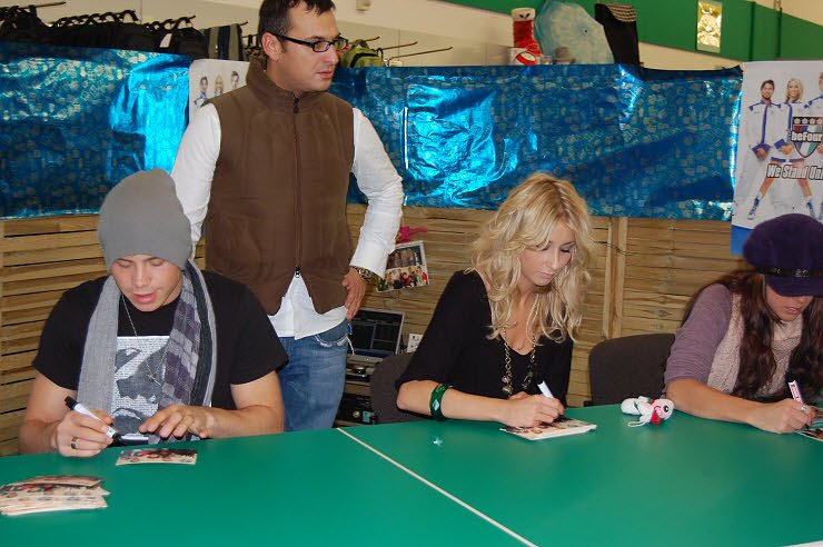 Autogrammstunde beFour in Nordhausen. nnz-City Scout on Tour