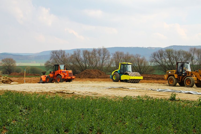 Erdarbeiten f&uuml;r neue Gro&szlig;b&auml;ckerei