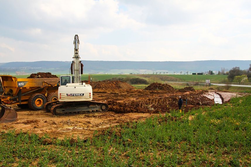 Erdarbeiten f&uuml;r neue Gro&szlig;b&auml;ckerei