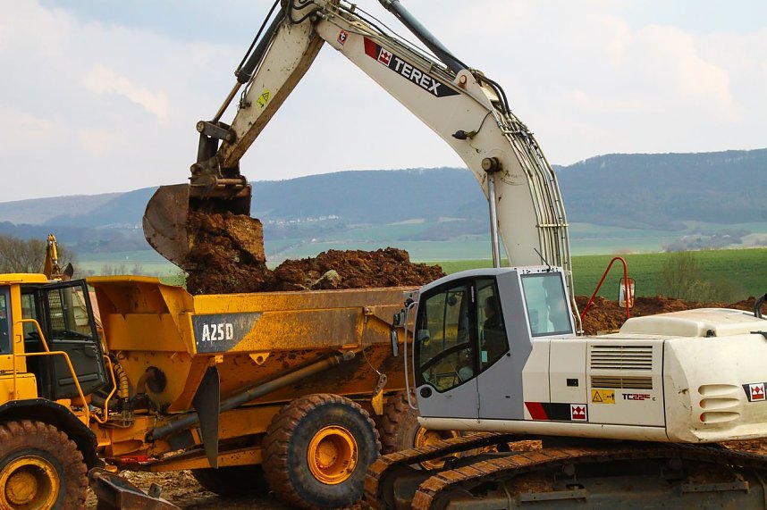 Erdarbeiten f&uuml;r neue Gro&szlig;b&auml;ckerei
