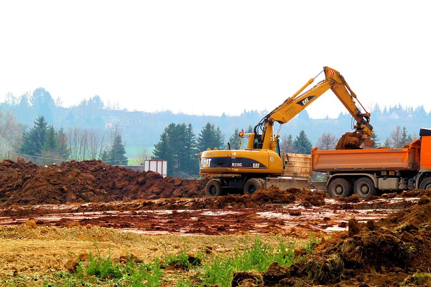 Erdarbeiten f&uuml;r neue Gro&szlig;b&auml;ckerei
