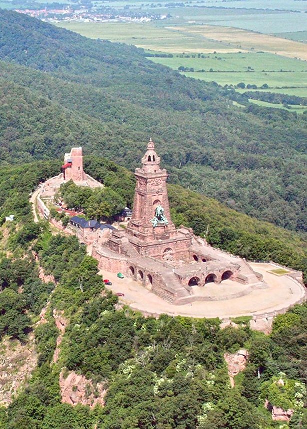 Mit neuem Gesellschaftervertrag Betrieb am Denkmal