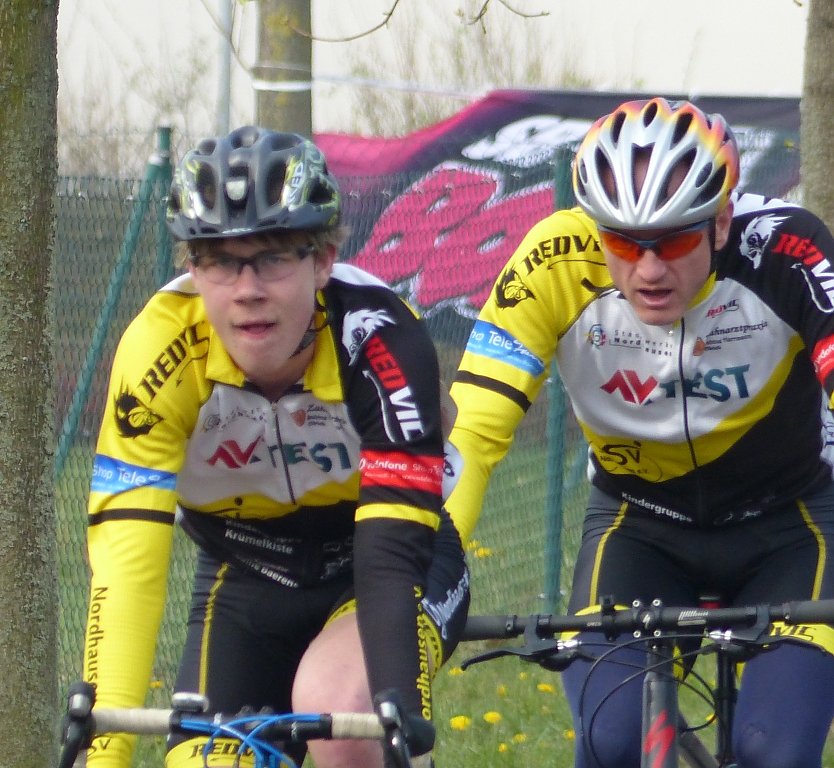 Erstes Rennen: Ein Blick in die Gesichter von Phillip und Jens-Uwe