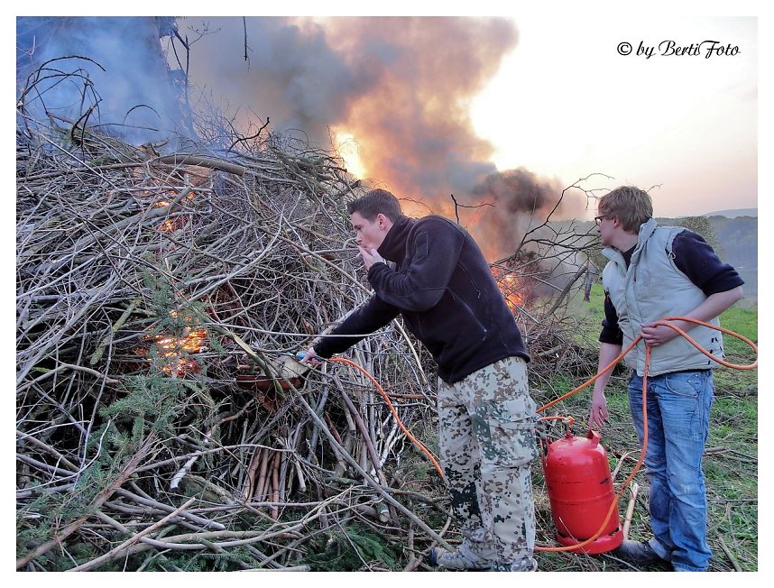 Mission Osterfeuer W&uuml;lfi 2014